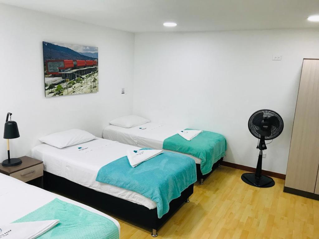 Poblado Park Guest House Медельїн Екстер'єр фото