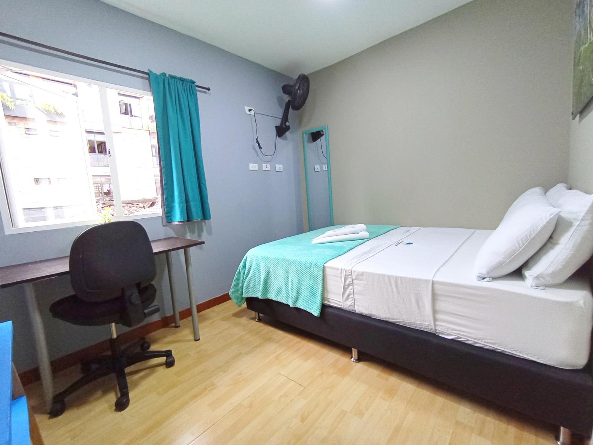 Poblado Park Guest House Медельїн Екстер'єр фото