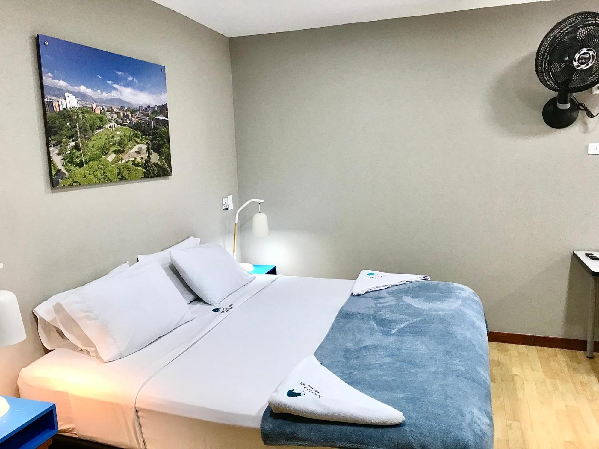 Poblado Park Guest House Медельїн Екстер'єр фото