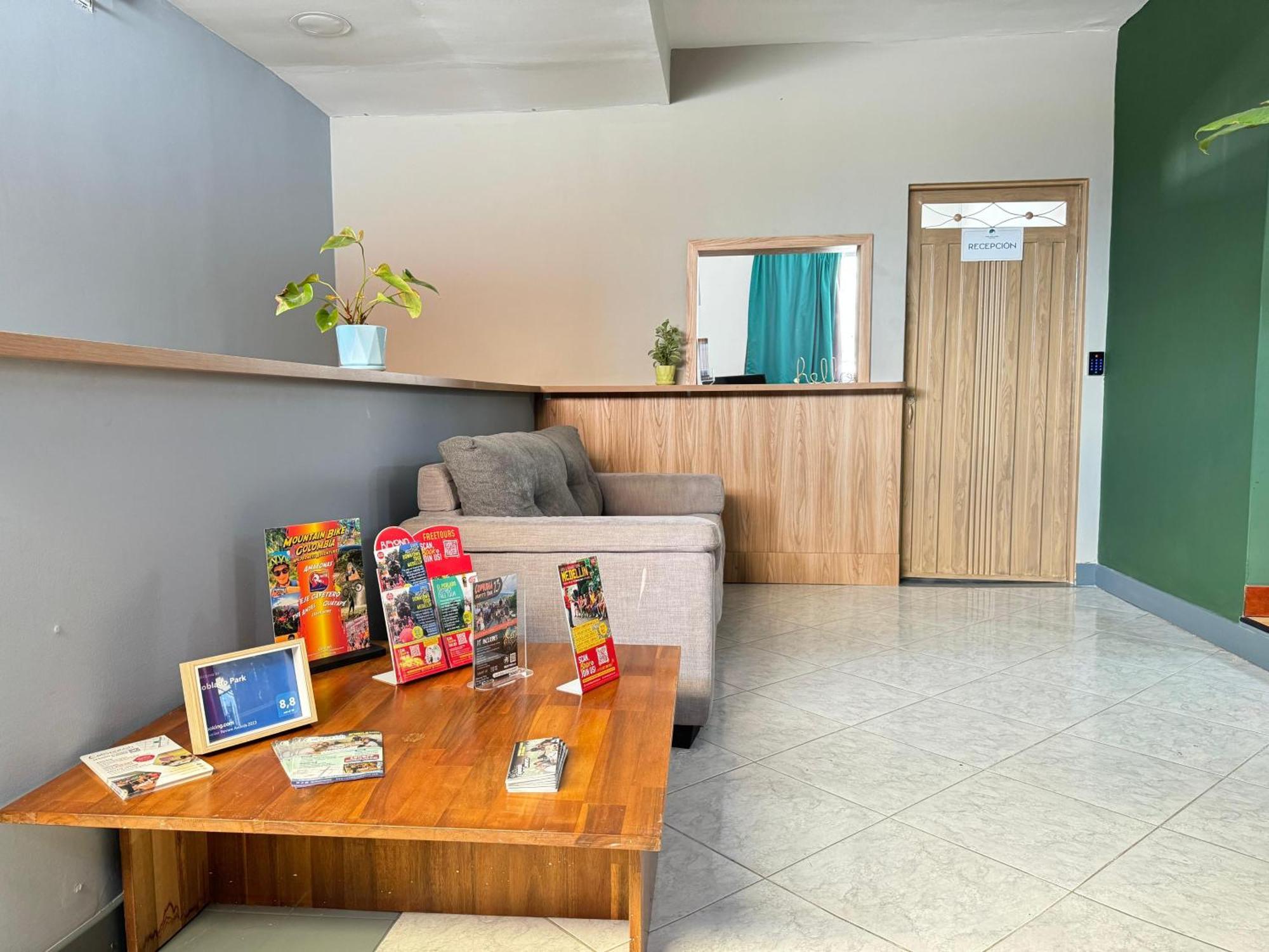 Poblado Park Guest House Медельїн Екстер'єр фото