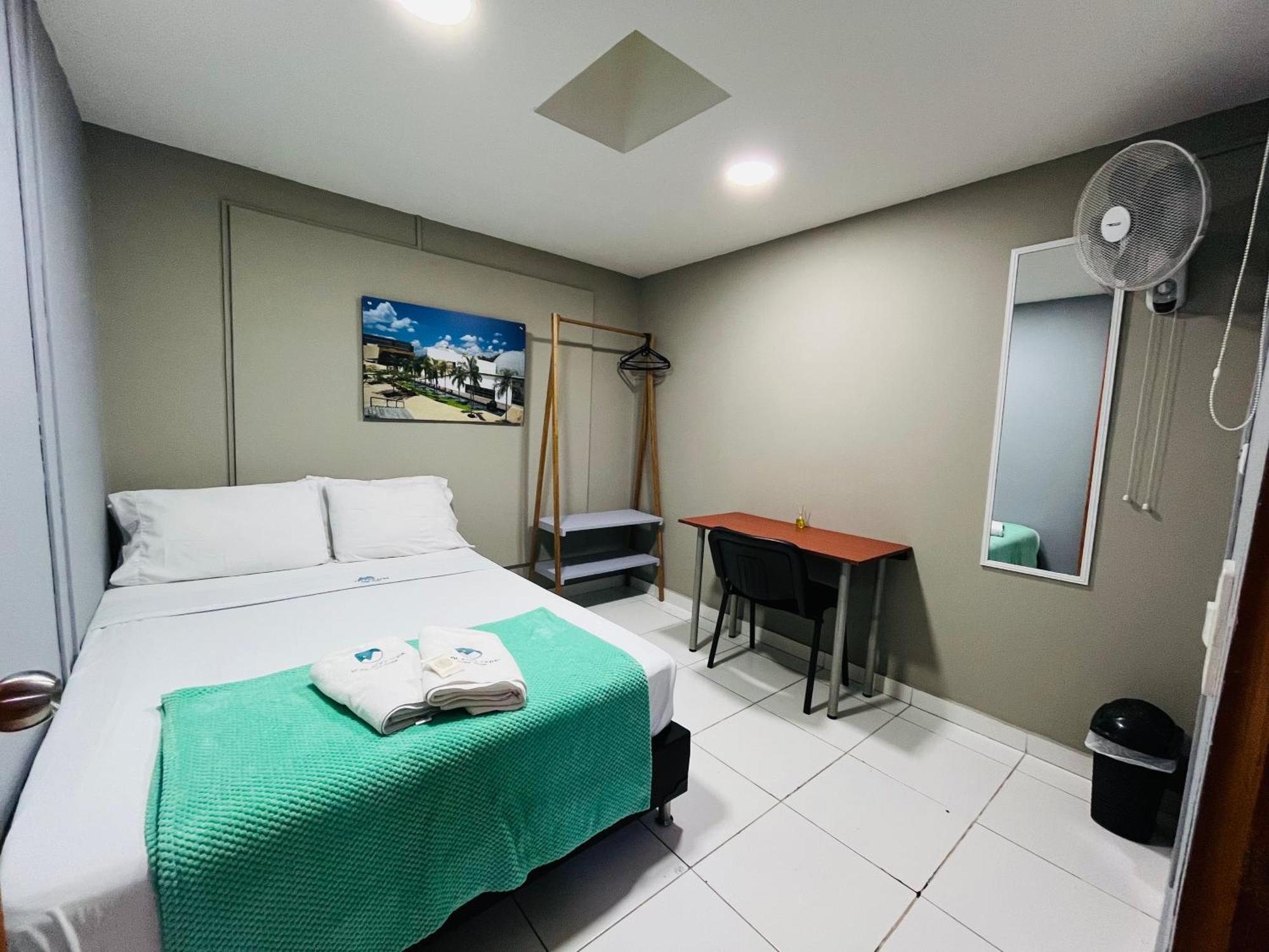 Poblado Park Guest House Медельїн Екстер'єр фото