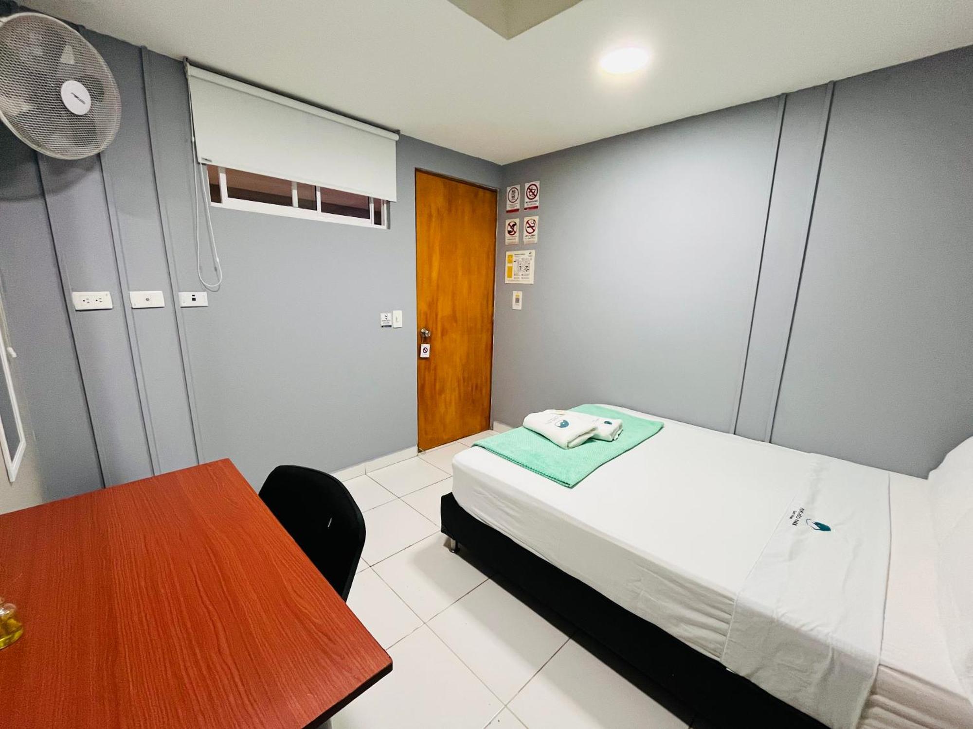 Poblado Park Guest House Медельїн Екстер'єр фото