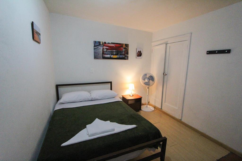 Poblado Park Guest House Медельїн Екстер'єр фото